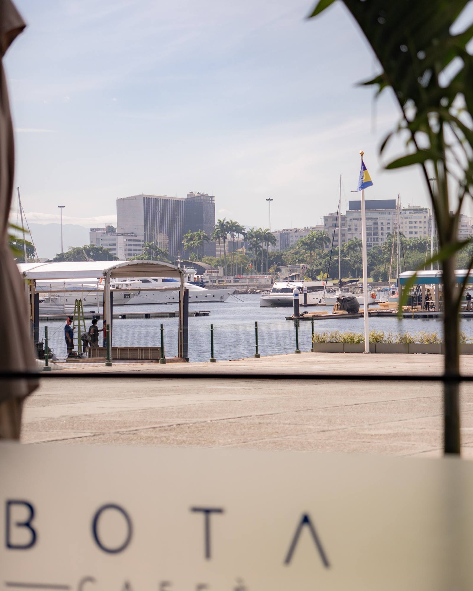 Vista da Marina da Glória a partir do BOTA Caffè